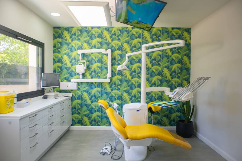 Création d'un cabinet dentaire avec agencement du matériel dentaire à Ventabren (13122), Bouches-du-Rhône